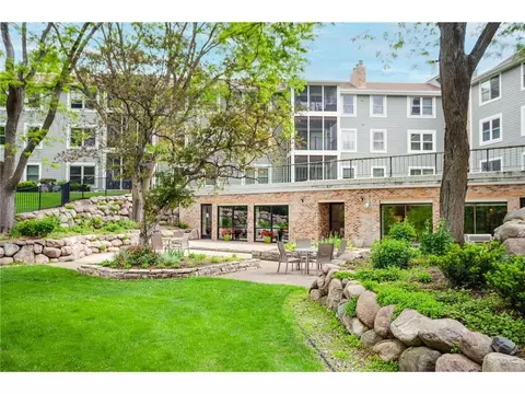 3020 Saint Albans Mill Rd #310, Minnetonka, MN 55305