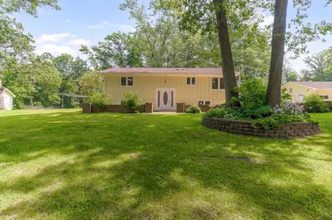 28621 Chisholm St NE, Isanti, MN 55040