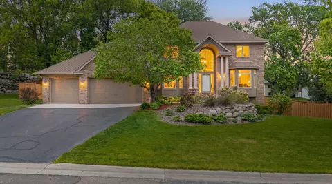 14809 White Oak Dr, Burnsville, MN 55337