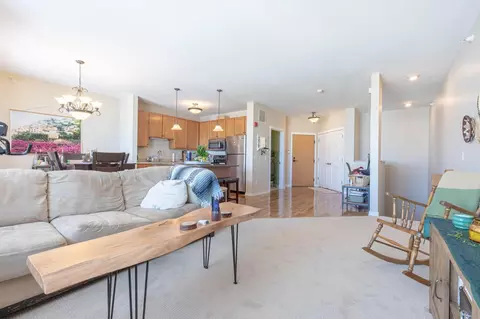 1070 Grandview Ct NE #304, Columbia Heights, MN 55421