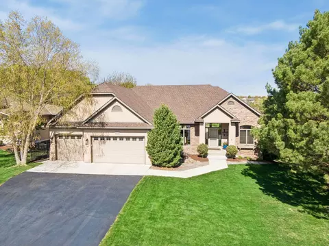 1676 Isabella Pkwy, Chaska, MN 55318