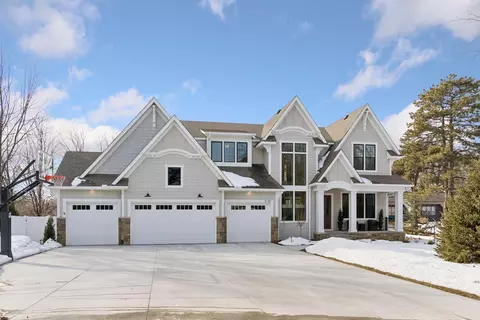 5120 Hooper Lake Rd, Excelsior, MN 55331
