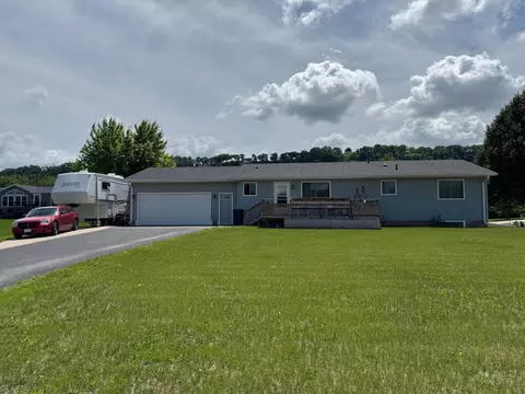 1110 S 10th St, Lake City, MN 55041