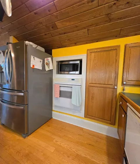 Kitchen - 18302 Johnson Rd, Brainerd, MN 56401 photo 1 of 3