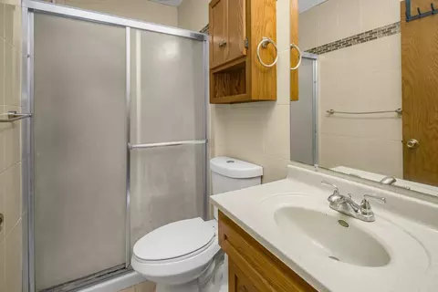 Bath - 3919 Princeton Trl, Eagan, MN 55123 photo 1 of 5