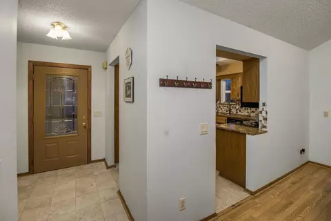 Entry Way - 3919 Princeton Trl, Eagan, MN 55123 photo 2 of 5