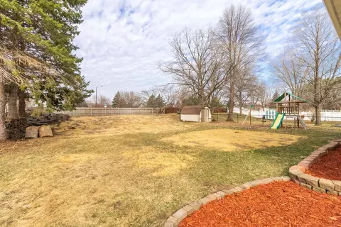 Exterior - 3919 Princeton Trl, Eagan, MN 55123 photo 4 of 7