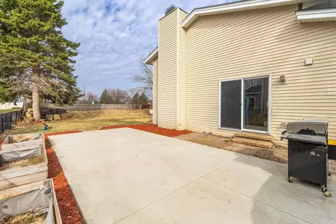 Exterior - 3919 Princeton Trl, Eagan, MN 55123 photo 3 of 7