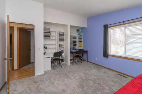 Bedroom - 3919 Princeton Trl, Eagan, MN 55123 photo 3 of 7