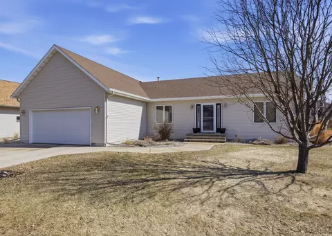 3916 5th St S, Moorhead, MN 56560