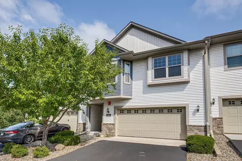 3143 Frontier Dr, Woodbury, MN 55129