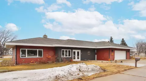 101 Mini Dr, Staples, MN 56479