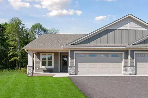 2935 Thompson Dr, River Falls, WI 54022