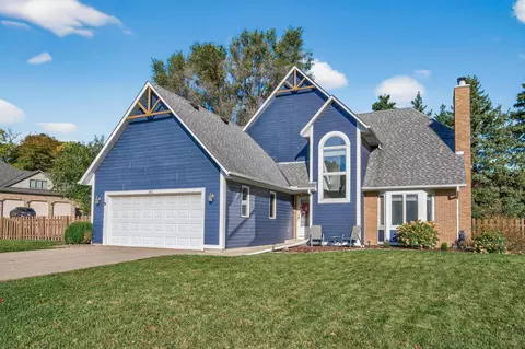 383 Tessier Cir, Vadnais Heights, MN 55127