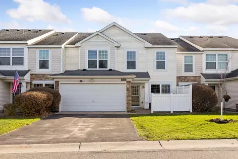 4810 149th St N #4, Hugo, MN 55038