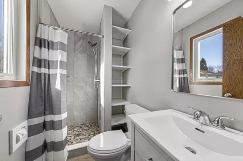 Bath - 22 Mitchell Dr, Faribault, MN 55021 photo 3 of 3