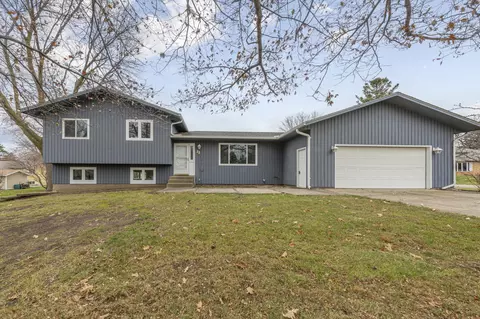 22 Mitchell Dr, Faribault, MN 55021