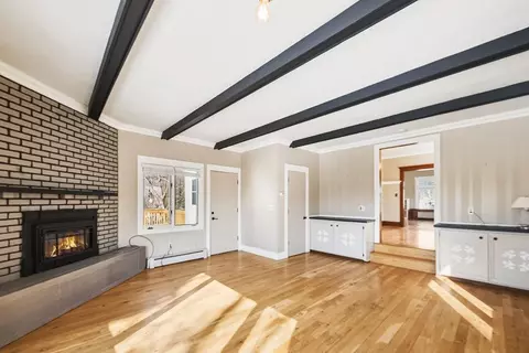 Living - 4220 Mcculloch St, Duluth, MN 55804 photo 4 of 5