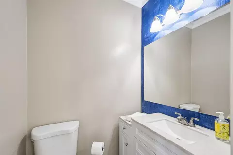 Bath - 4220 Mcculloch St, Duluth, MN 55804 photo 1 of 4
