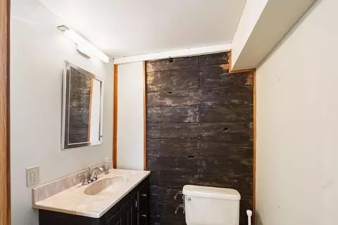 Bath - 4220 Mcculloch St, Duluth, MN 55804 photo 3 of 4