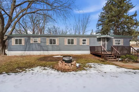 1335 W River St #4, Monticello, MN 55362