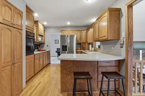 s8280 South Lowes Creek Road, Eau Claire, WI 54701