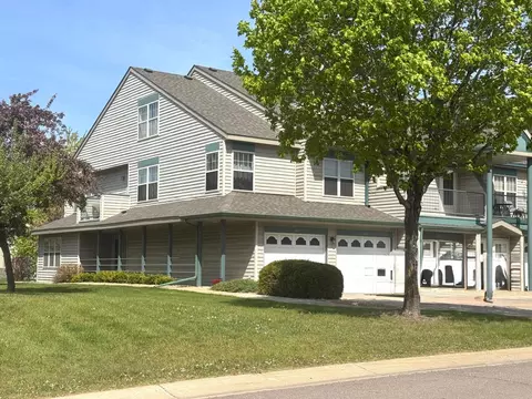 104 Morningside Dr NE, Hutchinson, MN 55350