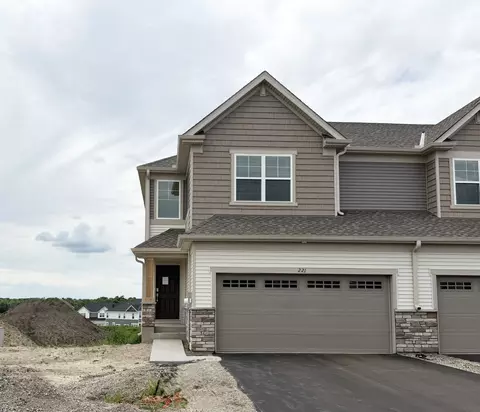 221 Huntington Dr, Waconia, MN 55387