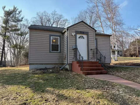 716 Owens St N, Stillwater, MN 55082