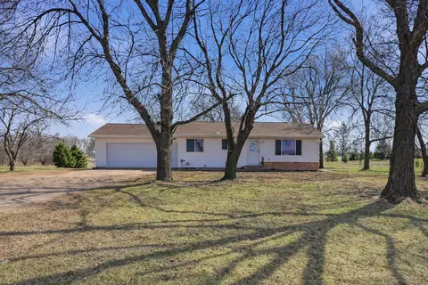 28761 Sleepy Hollow Rd, Winthrop, MN 55396