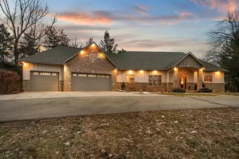 8760 Pine Crest Ln NW, Rochester, MN 55901