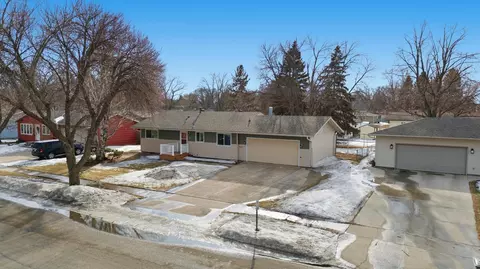 445 Rensvold Blvd, Moorhead, MN 56560