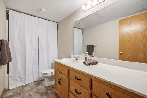 Bath - 4480 Watertown Rd, Maple Plain, MN 55359 photo 3 of 3