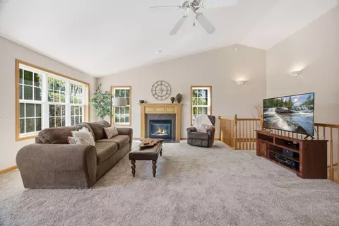 Living - 4480 Watertown Rd, Maple Plain, MN 55359 photo 2 of 4