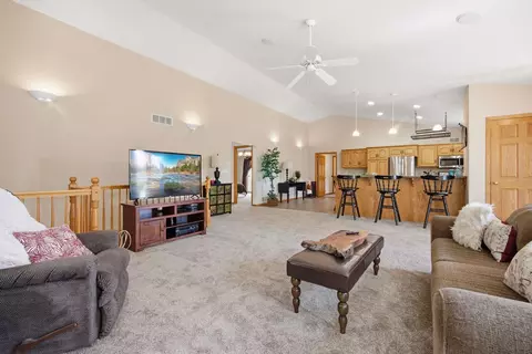 Living - 4480 Watertown Rd, Maple Plain, MN 55359 photo 3 of 4