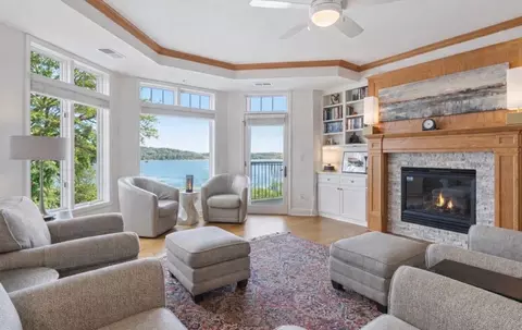 1776 Stieger Lake Ln #211, Victoria, MN 55386