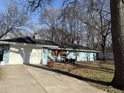 7877 Sunnyside Rd, Mounds View, MN 55112