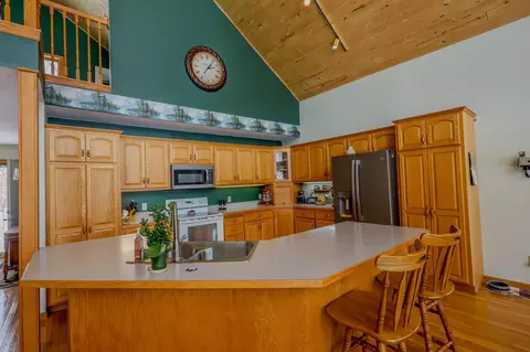 Kitchen - 21079 Foothill Trl, Akeley, MN 56433 photo 2 of 2