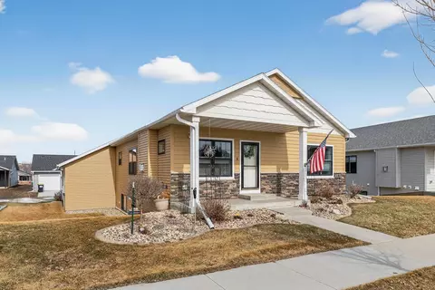 5207 56th St NW, Rochester, MN 55901