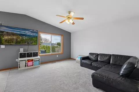 105 Capelle St, Spring Valley, MN 55975 photo 4