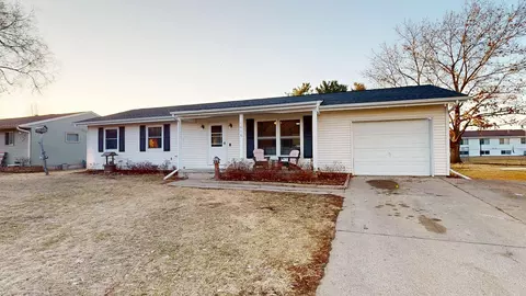1016 W Elm St, Lake City, MN 55041
