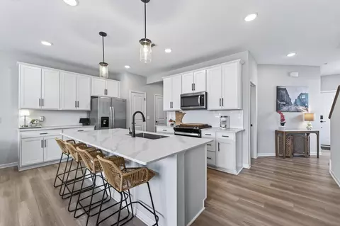 9699 4th St N, Lake Elmo, MN 55042