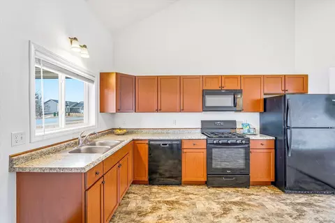 405 E Cheyenne St, Roberts, WI 54023 photo 8