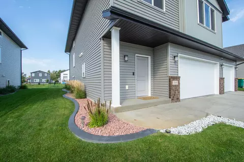 319 6th St E, Horace, ND 58047 photo 3