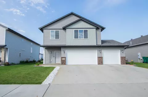 319 6th St E, Horace, ND 58047 photo 2