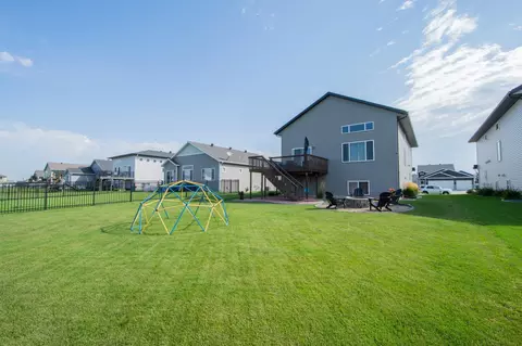 319 6th St E, Horace, ND 58047 photo 10