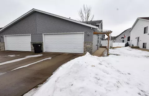 4773 Townsite Pl S, Fargo, ND 58104