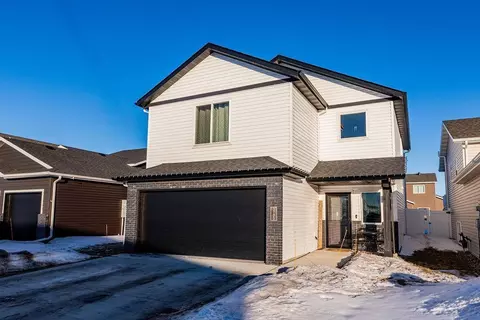 3700 Chinook Dr S, Fargo, ND 58104