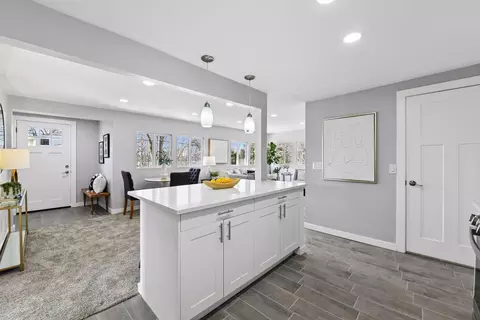 Kitchen - 3340 Warner Ln, Mound, MN 55364 photo 3 of 7