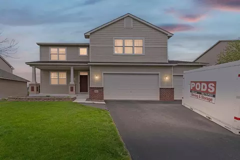 2061 Winterberry Ln, Shakopee, MN 55379